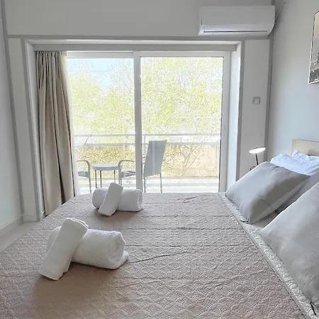 Apartment Rhodes Central: King Bed Studio